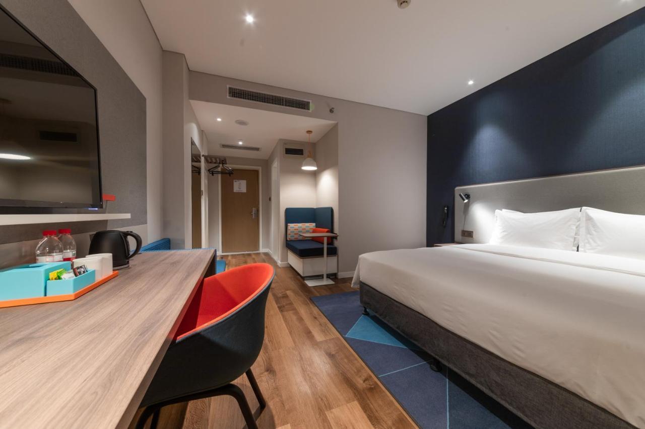 Holiday Inn Express Kaifeng City Center By Ihg מראה חיצוני תמונה