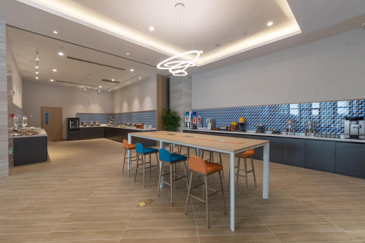 Holiday Inn Express Kaifeng City Center By Ihg מראה חיצוני תמונה