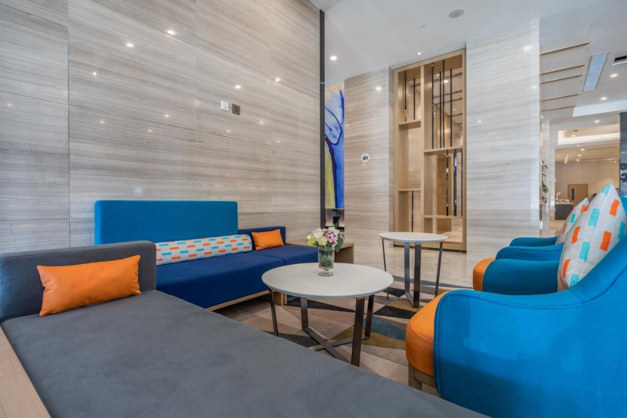 Holiday Inn Express Kaifeng City Center By Ihg מראה חיצוני תמונה